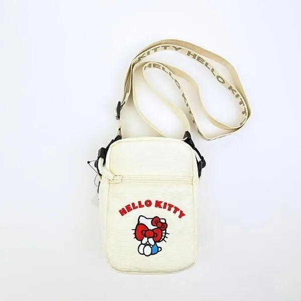 アイボリーのショルダーバッグ