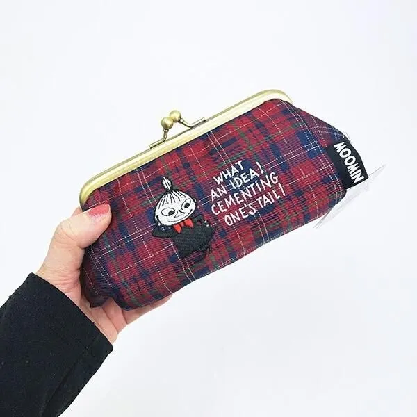 内側には便利なポケット付き