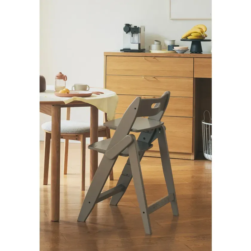 ダイニングに置かれたYIPPYチェア