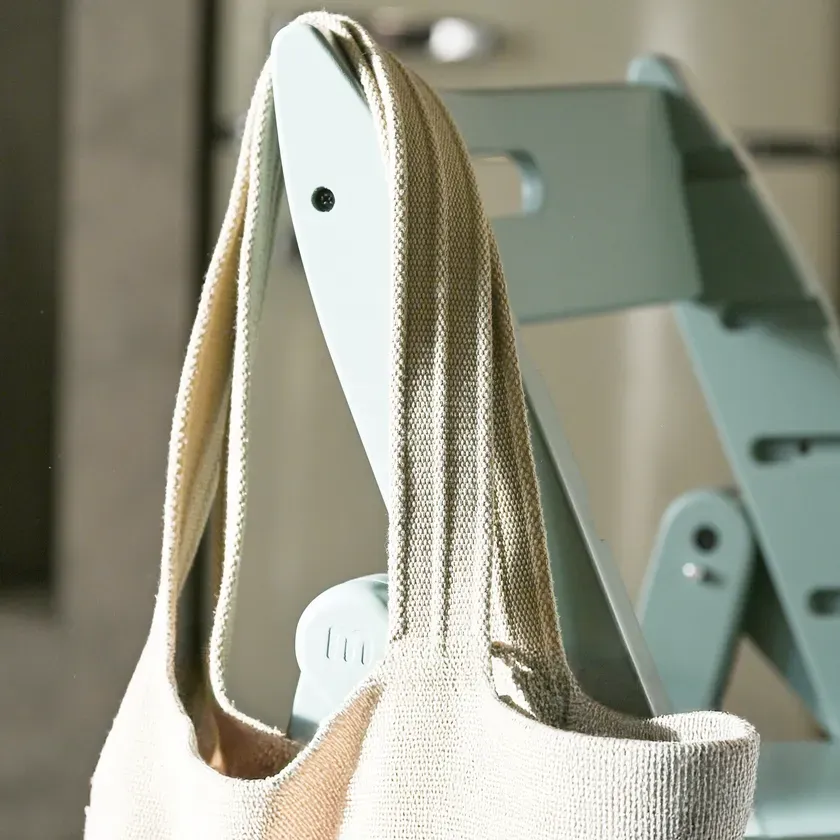 背板の補強プレート