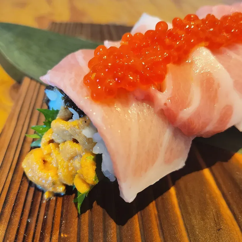 ウニは内！トロは外！恵方巻