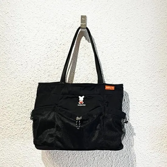 肩掛けしやすい持ち手