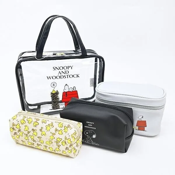 黒を基調としたスヌーピーのポーチセット