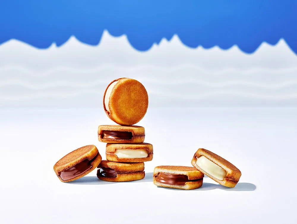 積み重ねられたお菓子