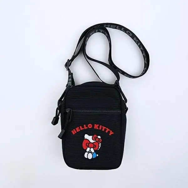 ブラックのショルダーバッグ