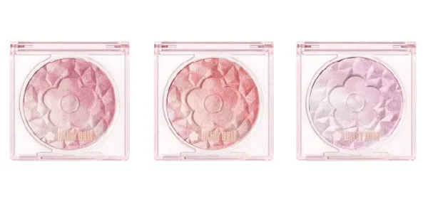 新色のチーク2種とハイライト1種