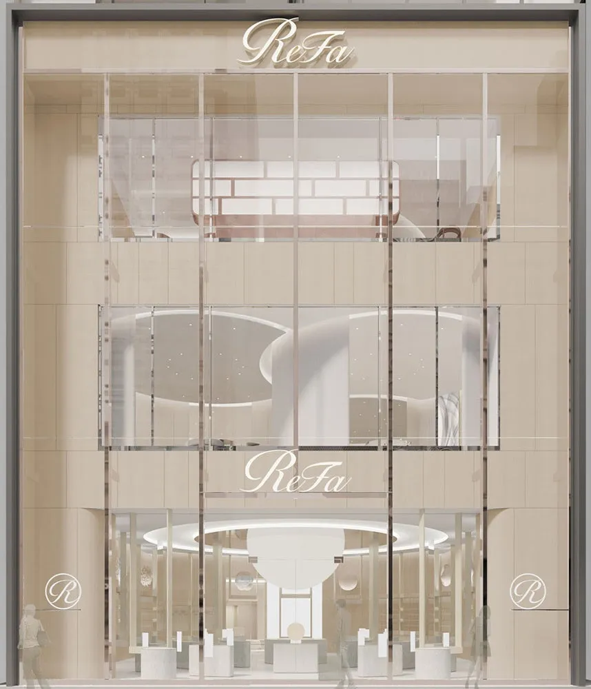 ReFa店舗の外観。ガラス張りのモダンなデザインで、ReFaのロゴが大きく表示されている。店内は明るく、洗練された雰囲気。