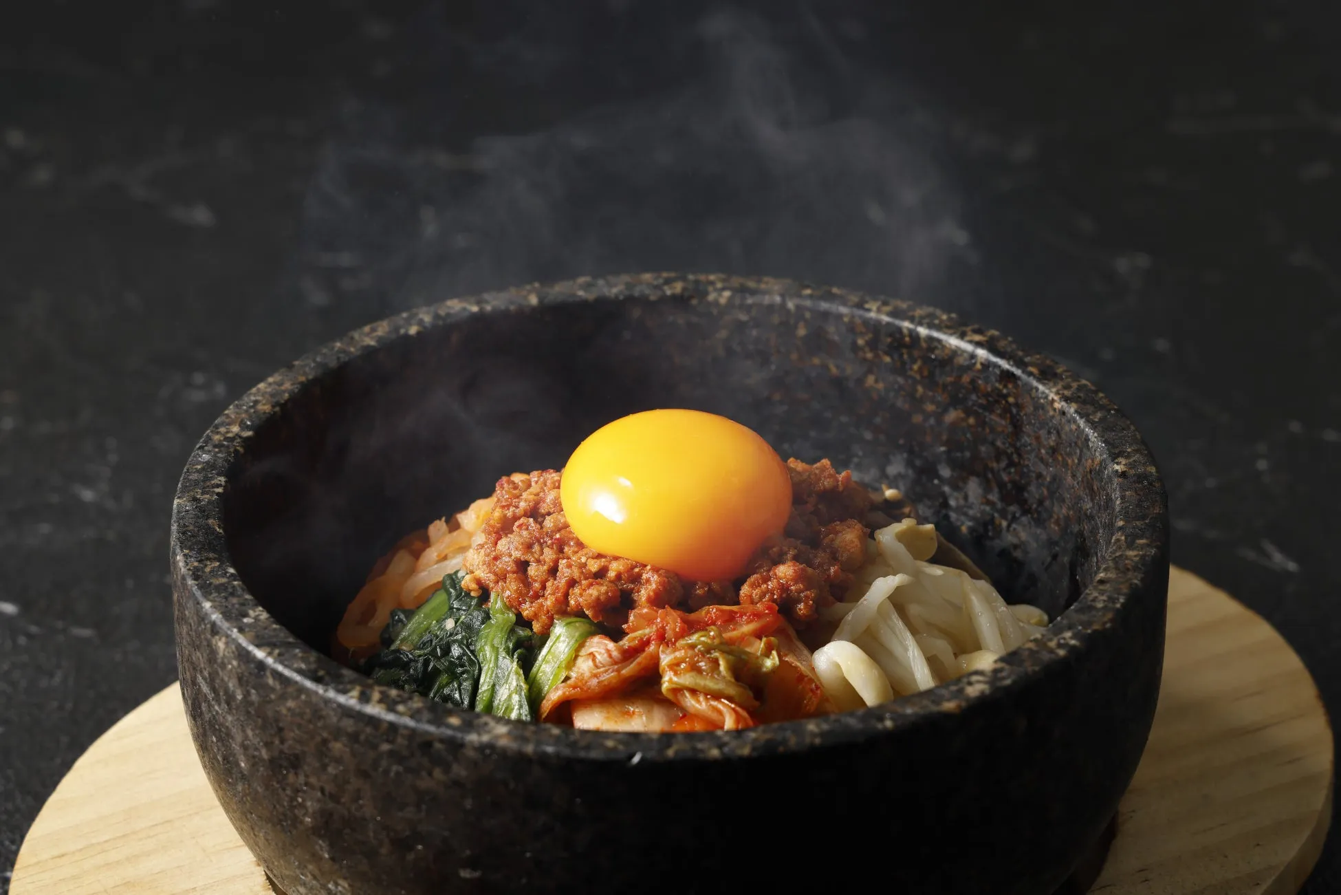 石鍋に入ったビビンバ