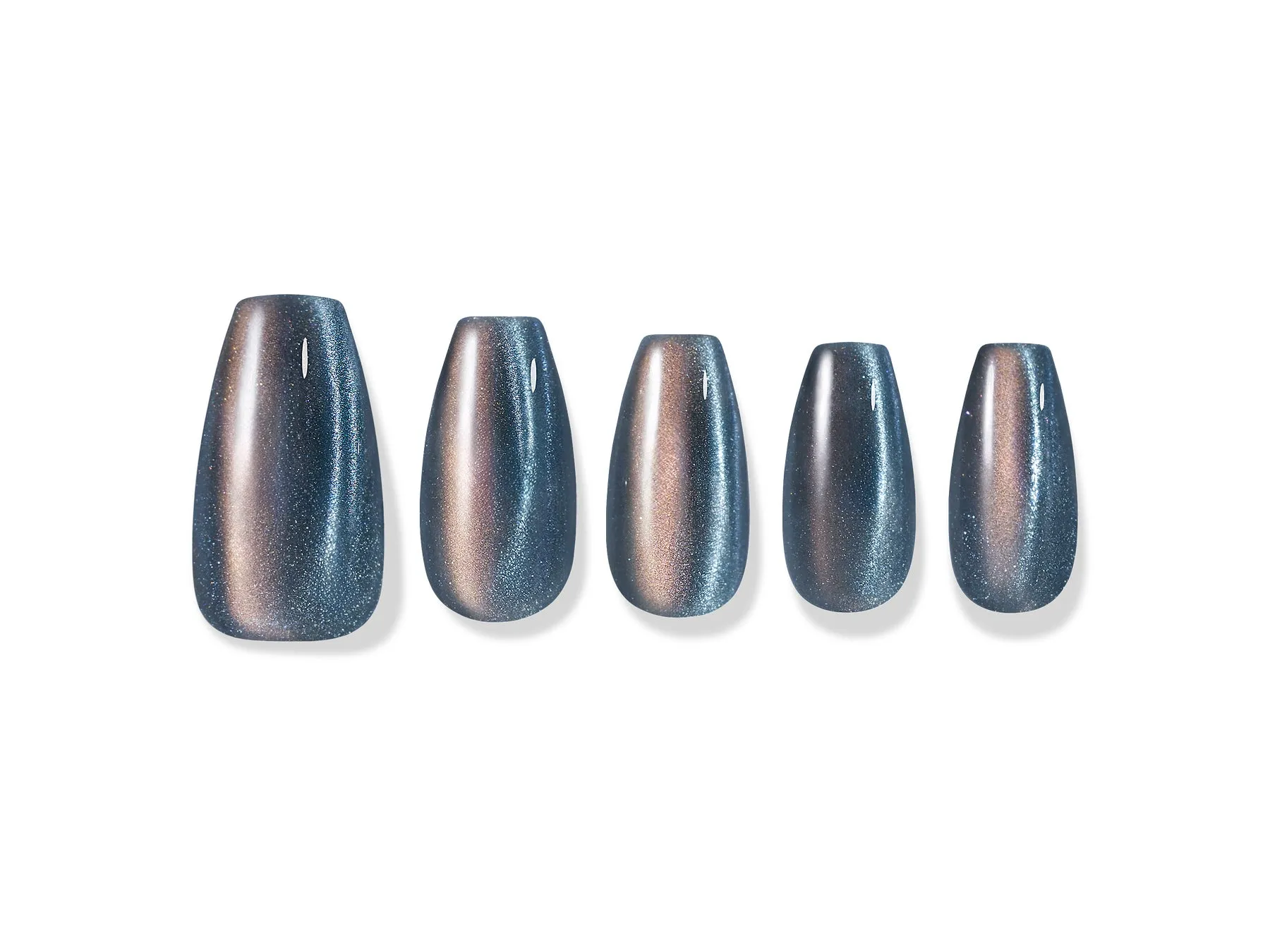 5つのネイルチップが並んでおり、青と茶色のグラデーションカラーが特徴的です。