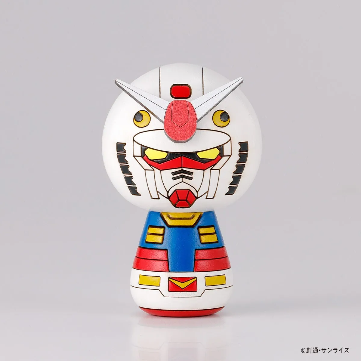 ガンダム、こけしになってもその存在感は健在!