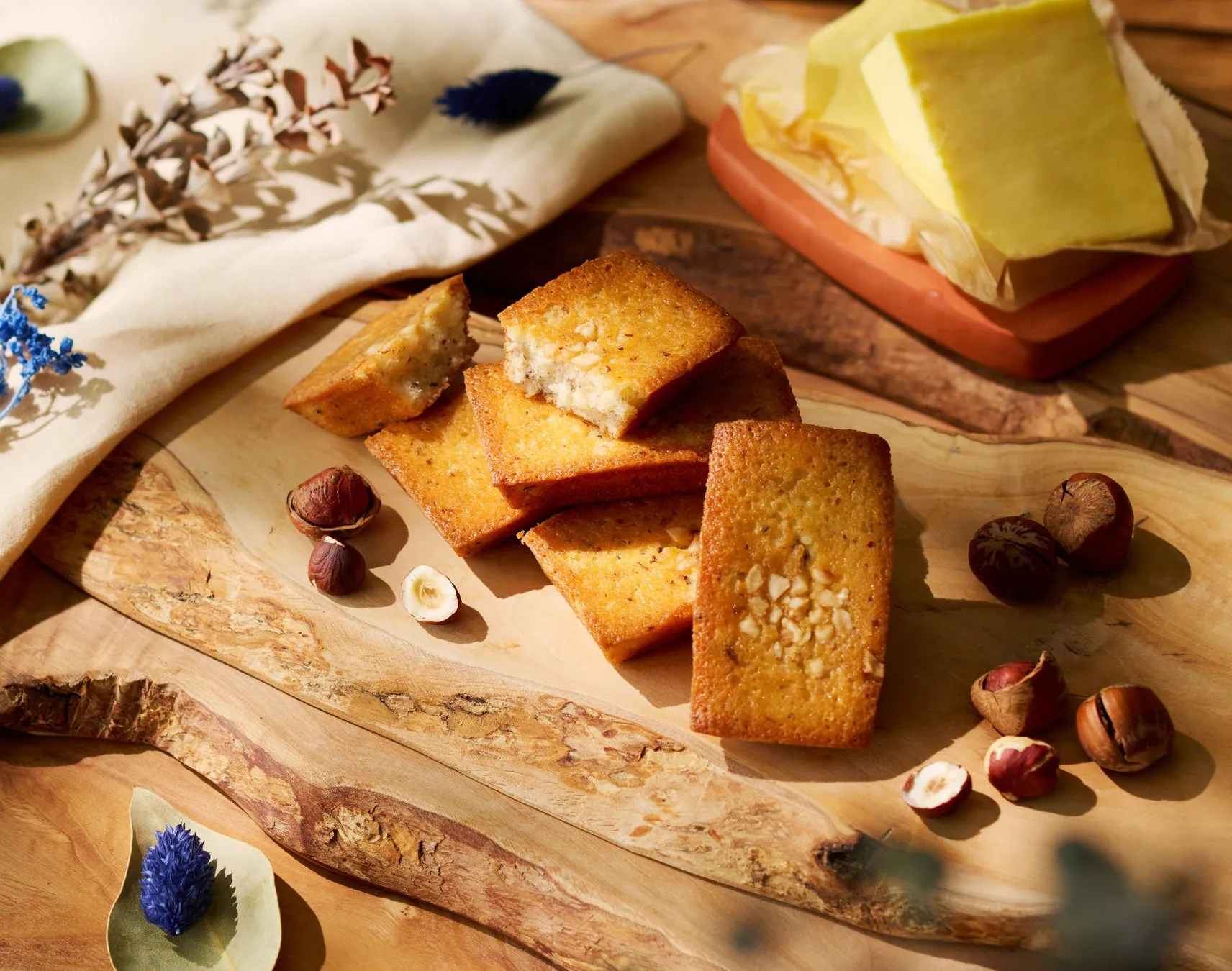 フィナンシェとヘーゼルナッツ