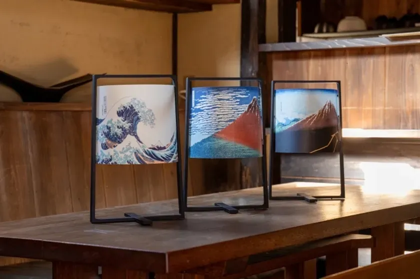 テーブルに並んだH+ LAMP：HOKUSAI