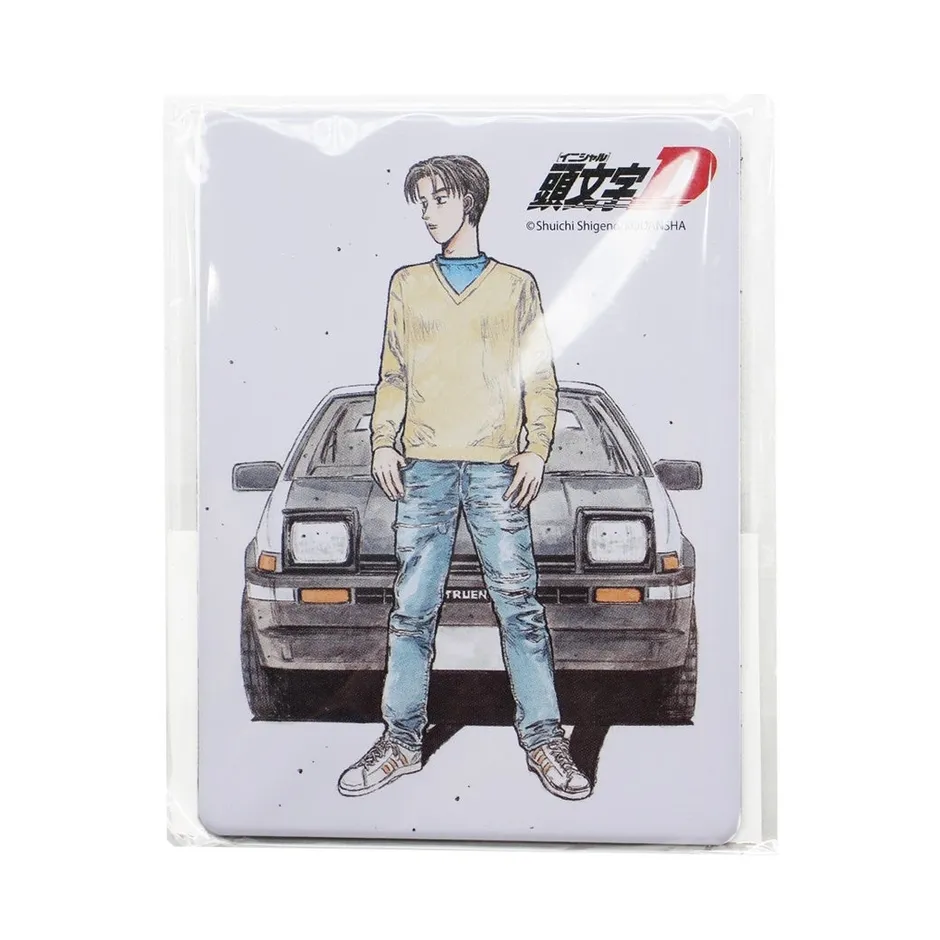 頭文字Dのキャラクターと車のイラストが描かれたグッズの写真です。