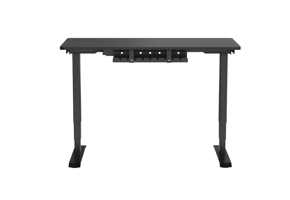 黒い昇降デスクの正面画像です。デスクは黒色で、足元にはケーブル管理用のホルダーが取り付けられています。
