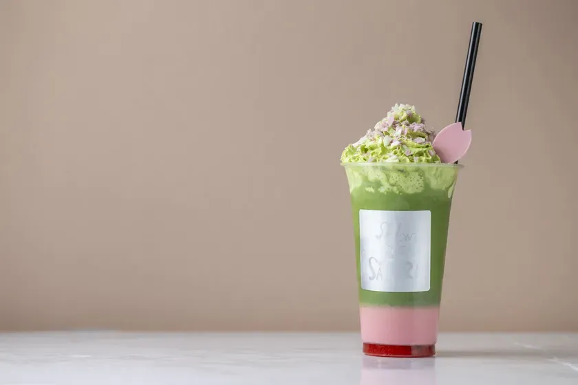 抹茶と桜のドリンク