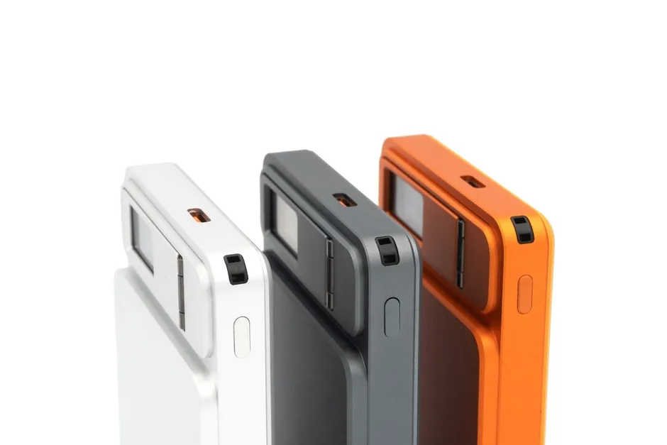 3色のカラーバリエーション