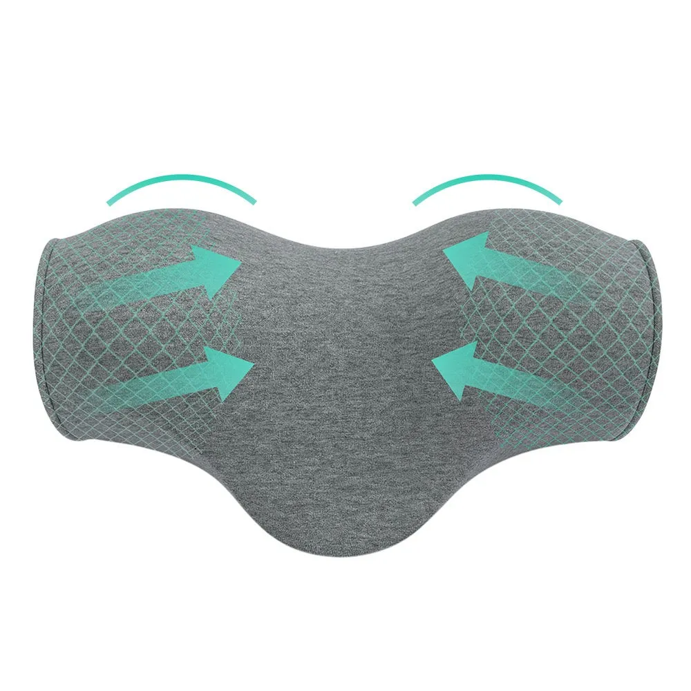 グレーの枕のクローズアップ写真。枕には、枕の通気性を示す矢印が描かれています。