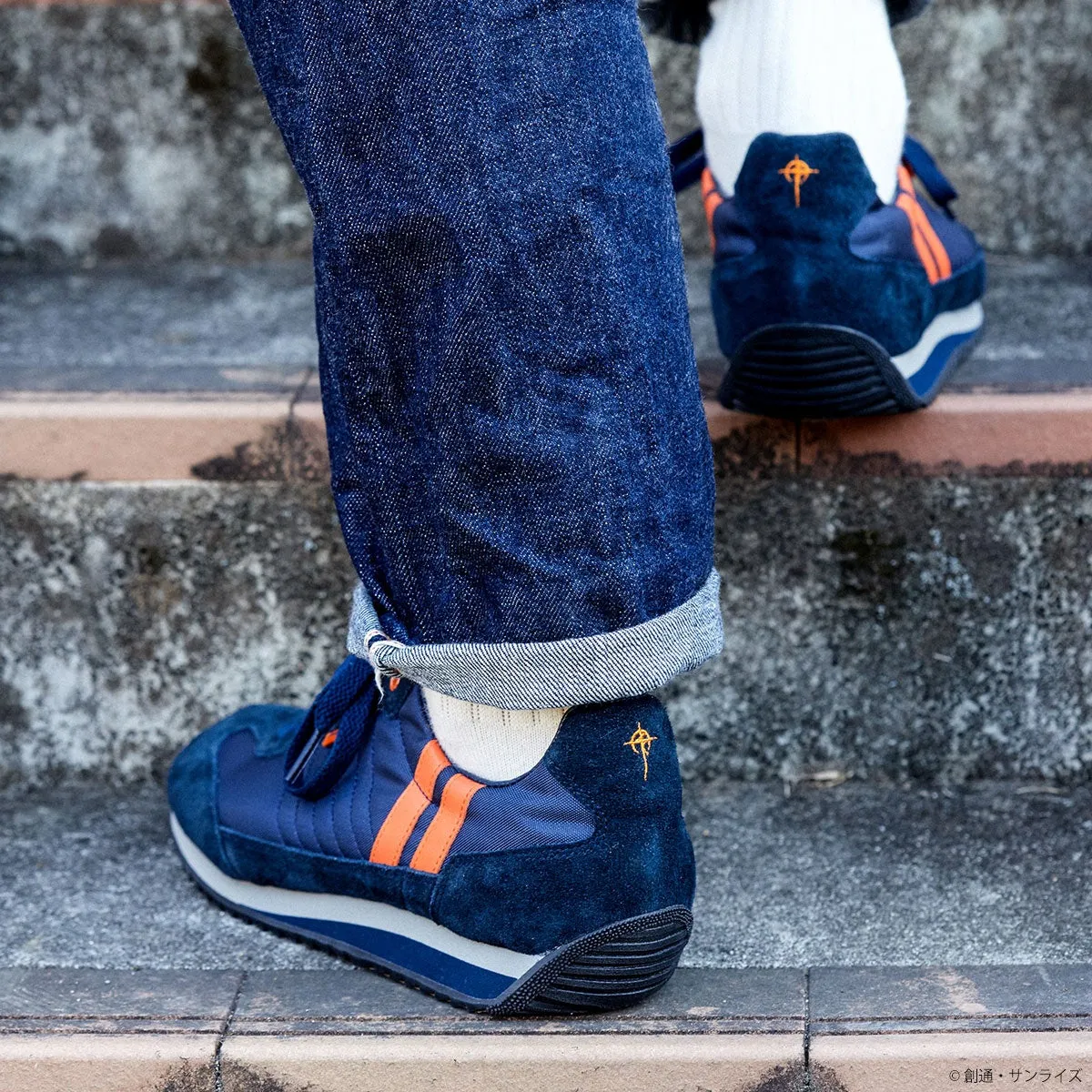 スニーカーとデニム
