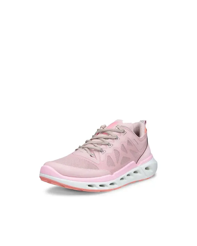 ウィメンズモデルのピンクスニーカー