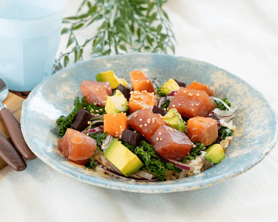 海鮮とアボカドのライスボウル