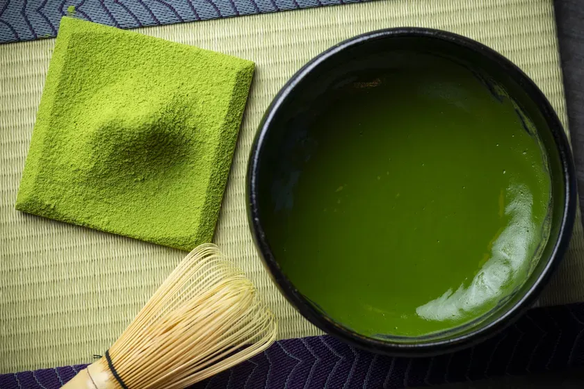 抹茶と抹茶を点てるための道具