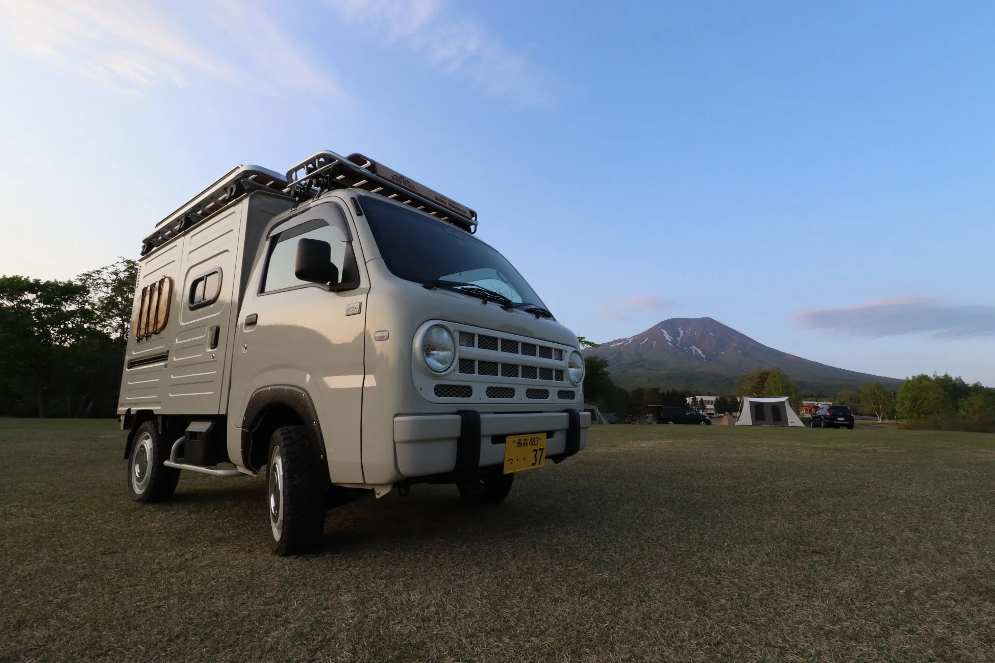 オフロード仕様のキャンピングカーサウナ