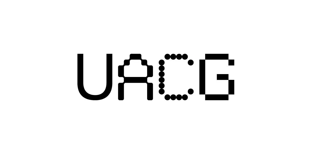 白地に黒色の「URCG」という文字が配置された画像です。Uの文字は太字で、AとGはピクセル化されたデザインです。Cは丸いドットで表現されています。