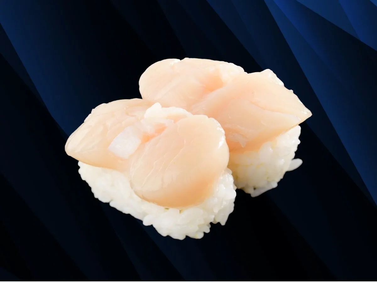 ホタテの握り寿司が2貫写っている画像