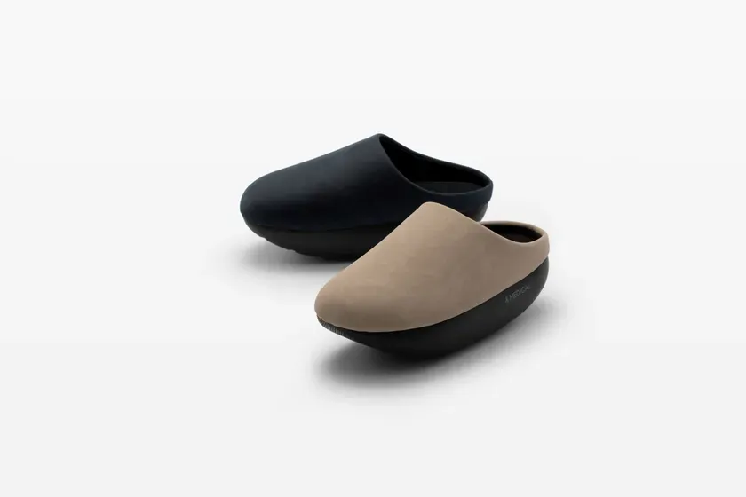 ブラックネイビーとサンドベージュの2色展開