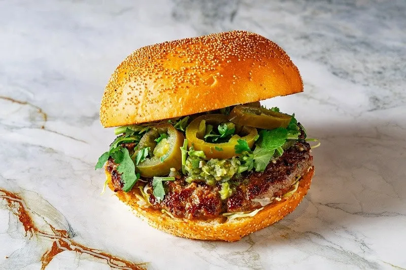 ハンバーガーが写った写真。