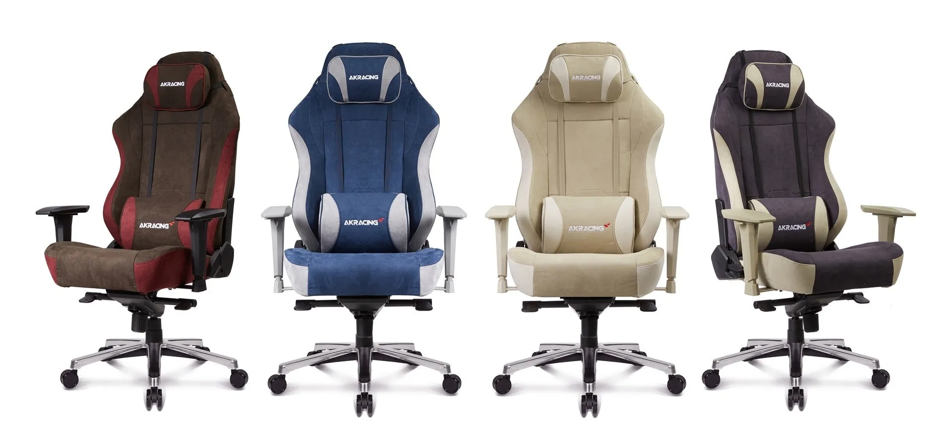 4つの異なる色のゲーミングチェアが並んだ写真。各椅子には、ヘッドレストと腰部のクッションに「AKRACING」のロゴが入っています。
