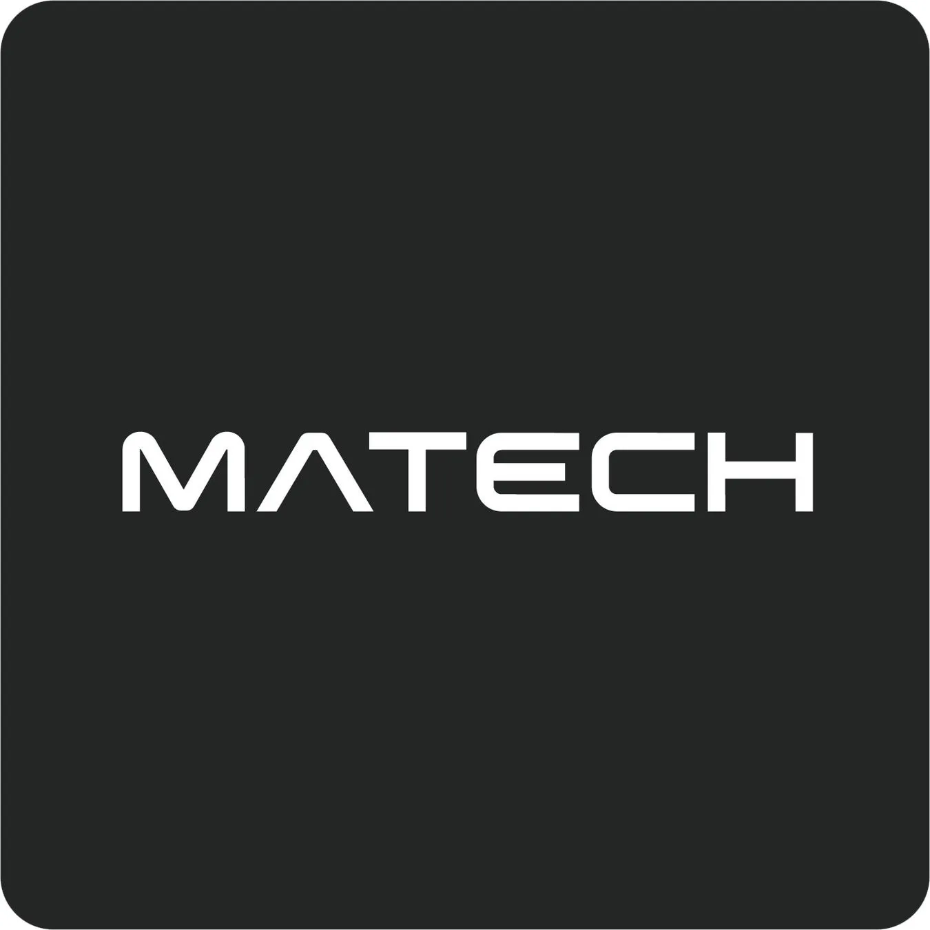 黒い背景に白い文字で「MATECH」と書かれたロゴ。