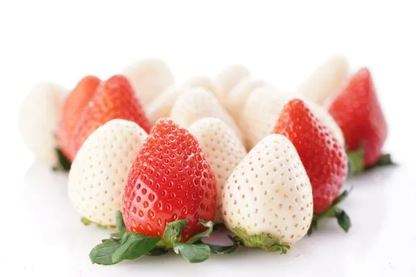 白いちごと赤いいちご