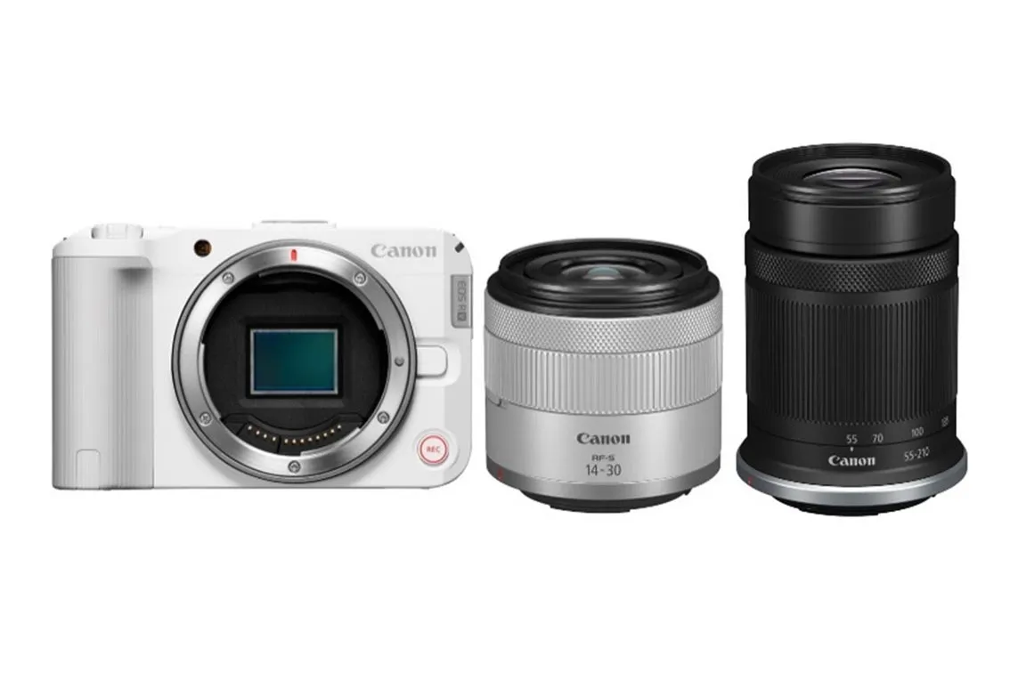 白のCanon EOS Rカメラと、RF-S 14-30mmレンズ、55-210mmレンズのセットの写真です。