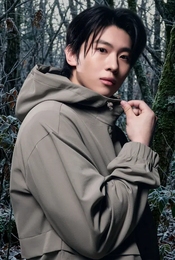 フードを被ったDEXさん