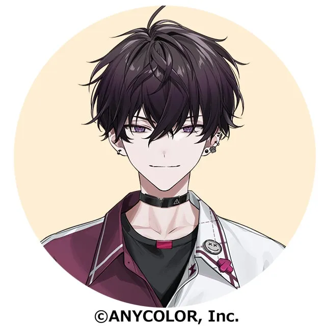 丸いフレームに収められた、黒髪の男性キャラクターのイラスト。紫色の瞳で、黒いチョーカーとピアスをつけている。服は白と赤のバイカラー。